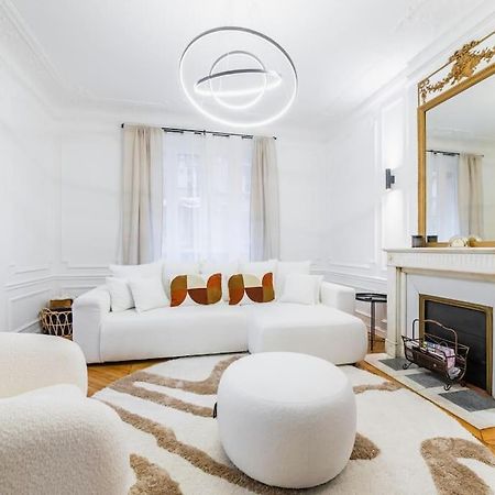 Haussmannian Apartment, Near Champs-Elysees Paris Bagian luar foto