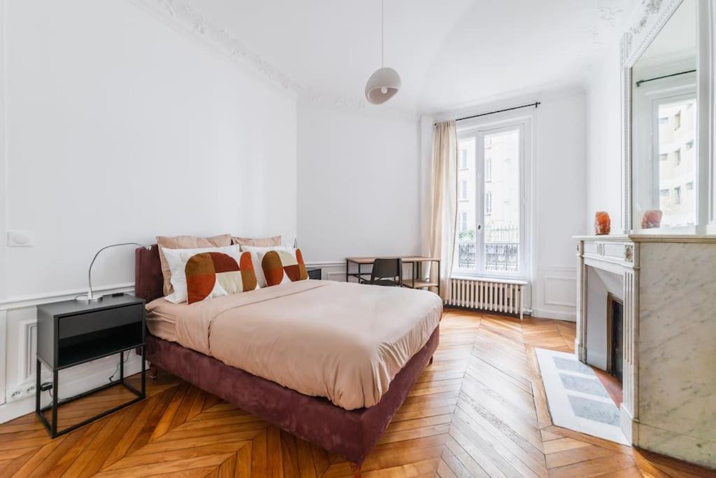 Haussmannian Apartment, Near Champs-Elysees Paris Bagian luar foto